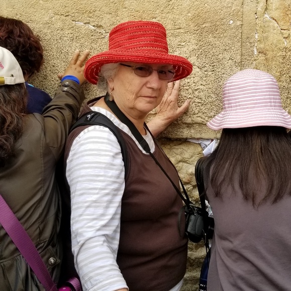 Meet your Posher, Mona - Picture 4 of 4